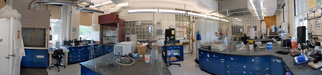 Panorama of the Ishaq Lab Microbiology space.